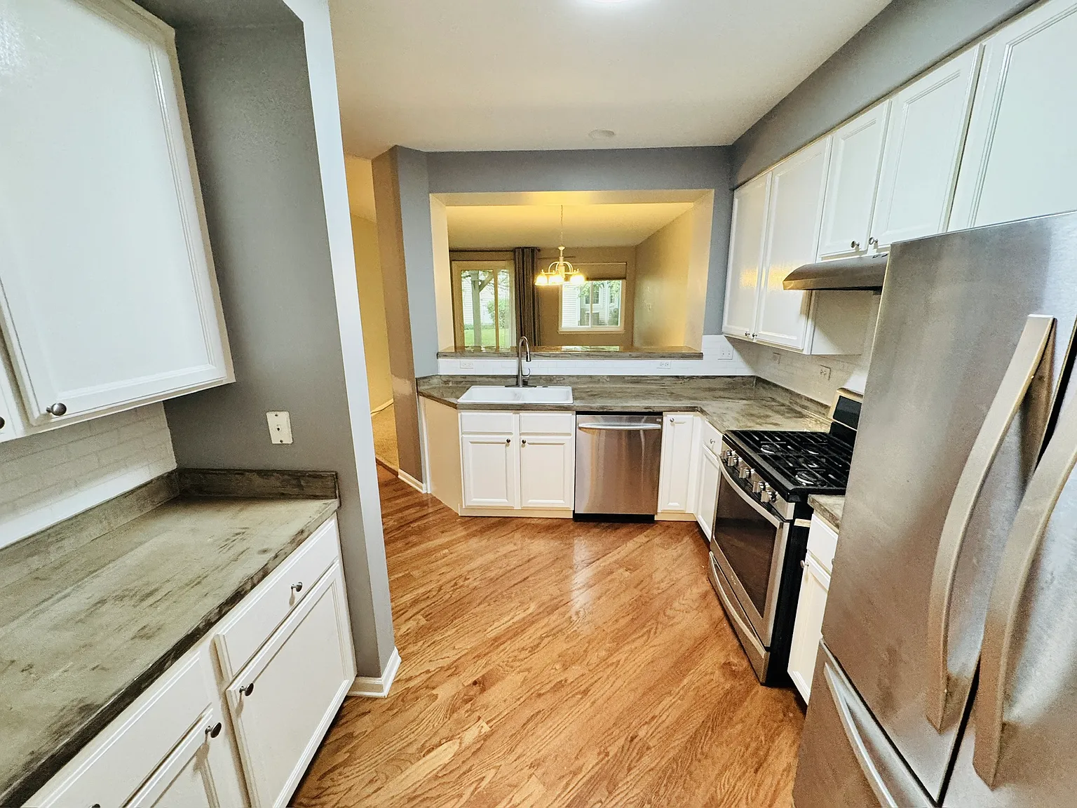 2 bed, 1142 sqft, $2,195 — Photo 2