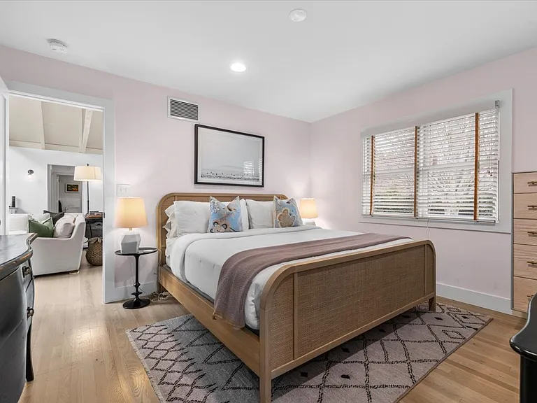 15 Boxwood St — Photo 18