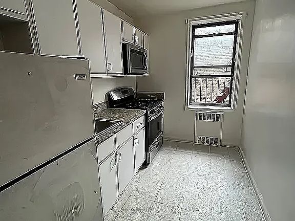 3rd image of 6712 Yellowstone Blvd APT F3