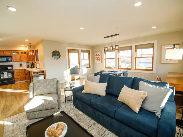 523 NW Colorado Ave, Bend, OR