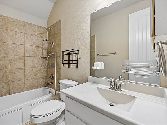 4th image of 338 Wyndale Dr
