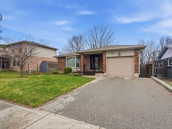 3rd image of 133 Fairlane Ave