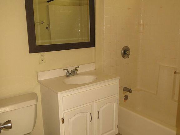 5th image of 155 Wall St #8