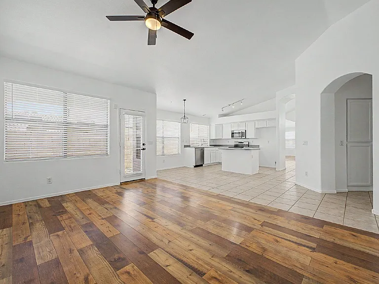 12570 W Desert Flower Rd — Photo 11