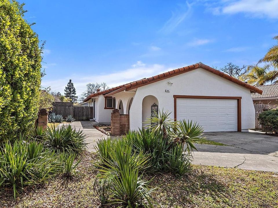 1st image of 484 Crivelli Dr