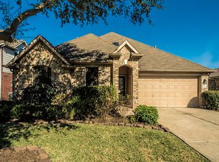 1110 Hunter Green Ln, Fresno, TX 77545