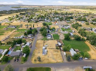 26 Off Pl, Burbank, WA 99323