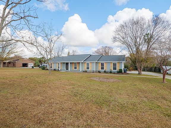 3rd image of 2928 Sutucka Cir