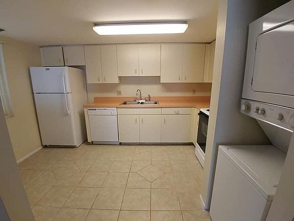 2nd image of 8231 Fairways Cir #F204