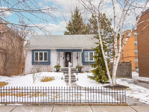 9 Mohawk Ave, Mississauga, ON L5G 3R5