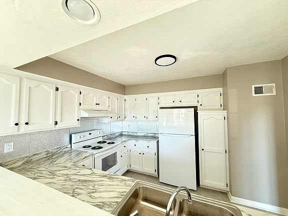 2nd image of 5401 NW 84th Ct #5401