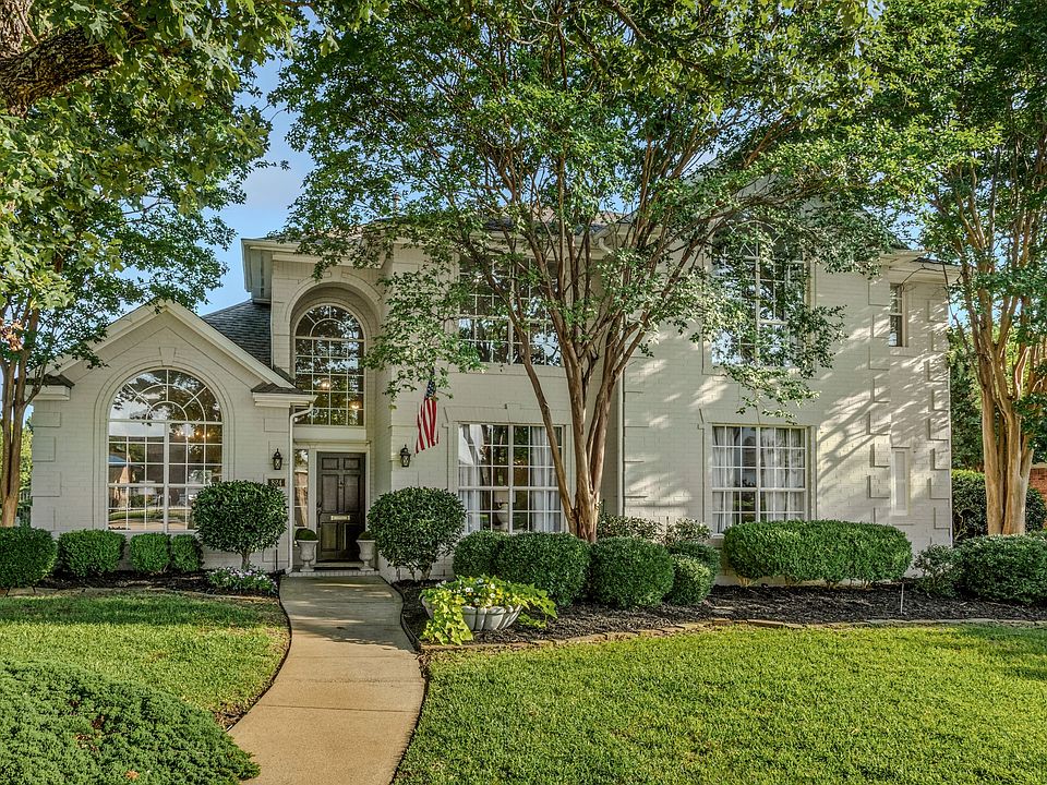1st image of 824 Forest Lakes Dr