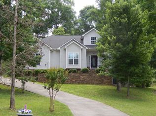 16 Lenox Dr, Cartersville, GA
