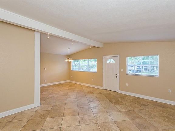 4th image of 405 Sunnyhill Ln