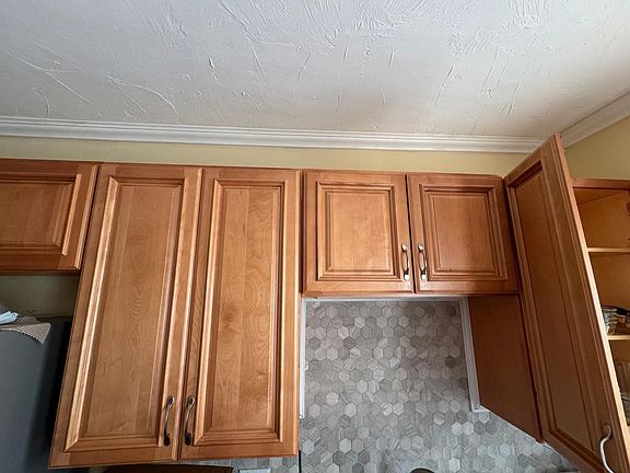 2nd image of 15 Hoyle St #1