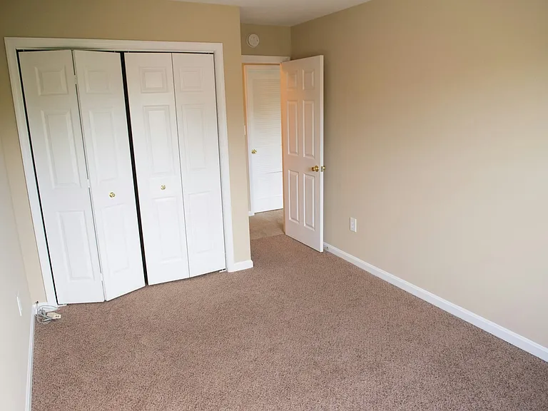 173 Royalty Cir — Photo 31