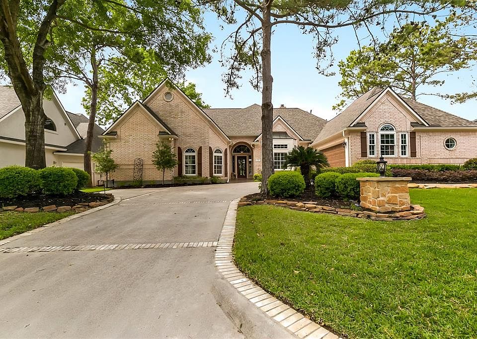 1st image of 379 Wedgewood Dr