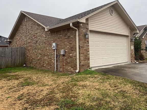 2nd image of 118 Ashford Dr