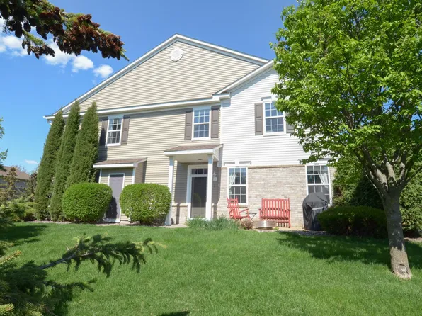15608 Emerald Dr N Unit 1, Hugo, MN 55038