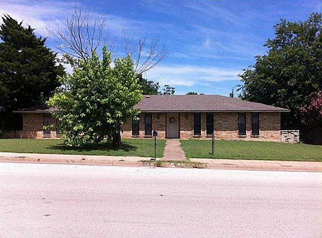 1st image of 138 S Crestwood Blvd
