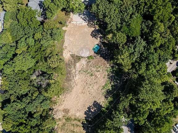 5th image of 723 Oak Ave