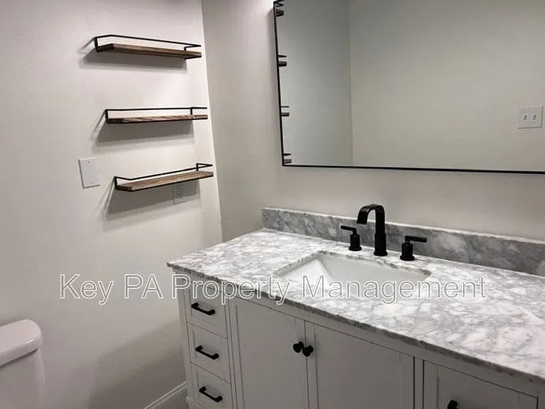803 Bradford Ter — Photo 28