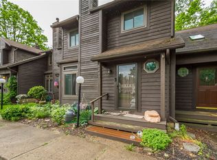 6205 Creek View Trl, Farmington, NY 14425