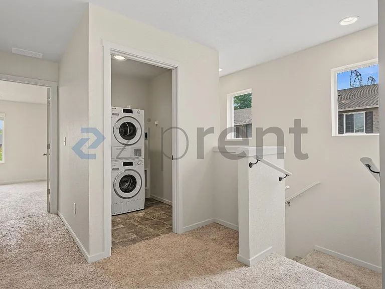 1900 NE 117th Ct — Photo 16