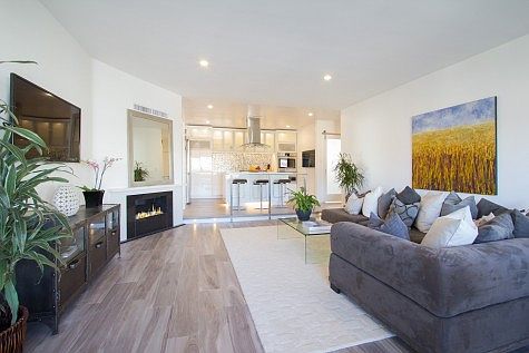 2nd image of 11820 Mayfield Ave APT 321