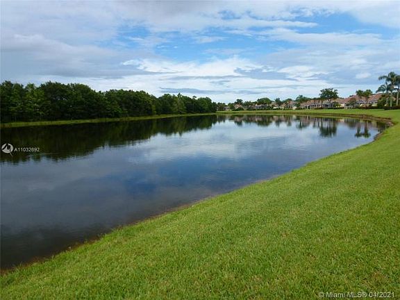 2nd image of 9132 SE Retreat Dr #9132