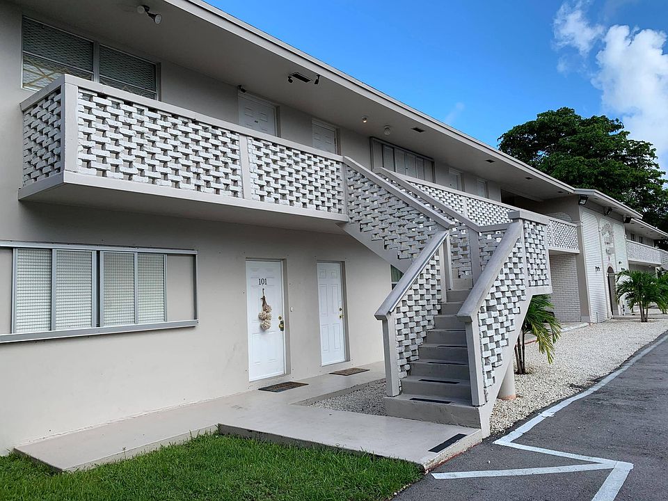 1st image of 4061 NW 9th Ave