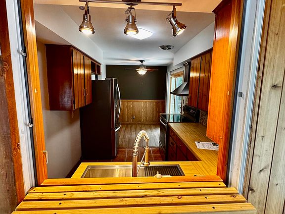 5th image of 19105 Glendale Cir