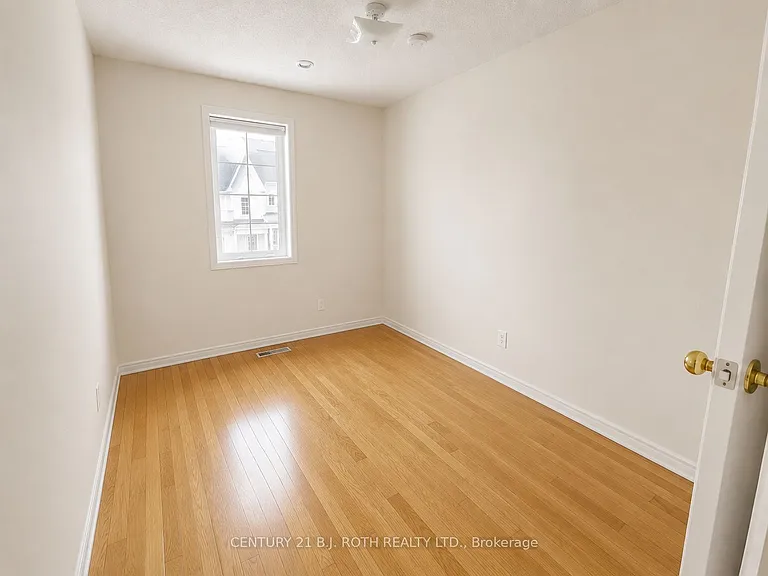 66 Sprucedale Way #66 — Photo 16