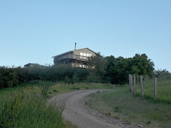 Drive way up to the house