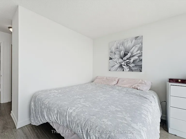 15 Fort York Blvd #4212 — Photo 10