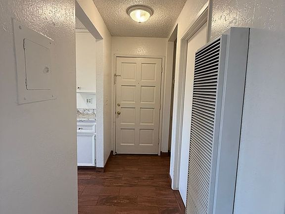 3rd image of 412-416 S Oakley Ave #412F