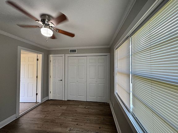 4th image of 2516 Bank St