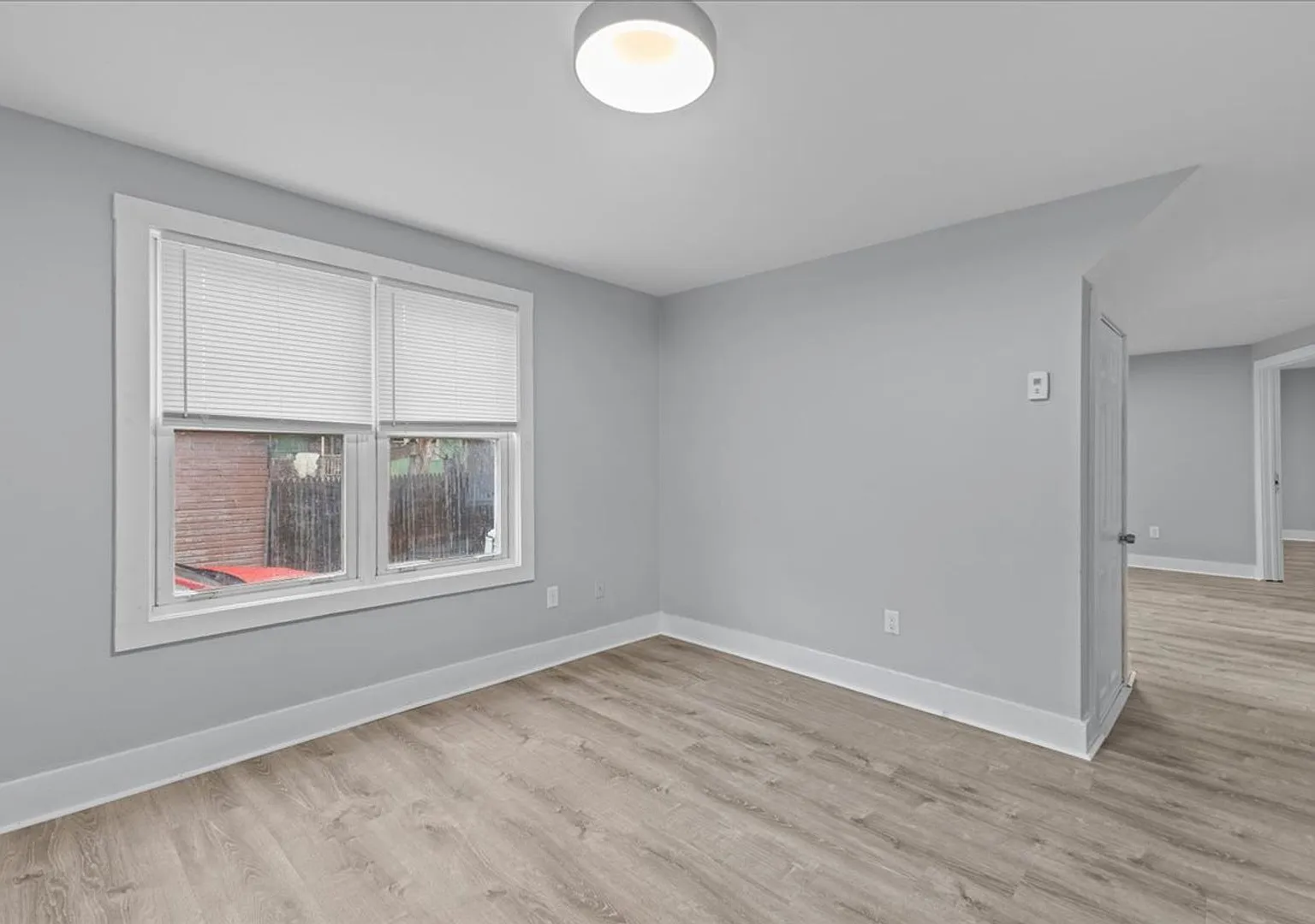 43-47 Willow St — Photo 3