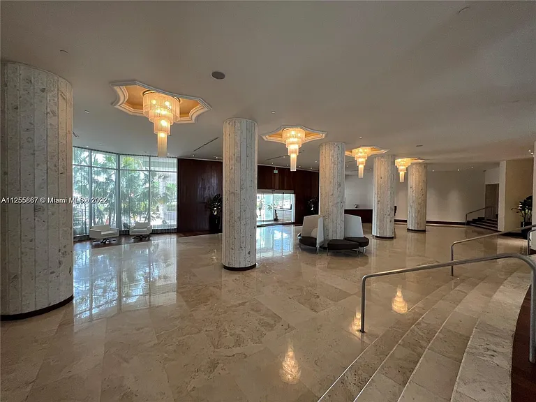 5161 Collins Ave #1711 — Photo 16