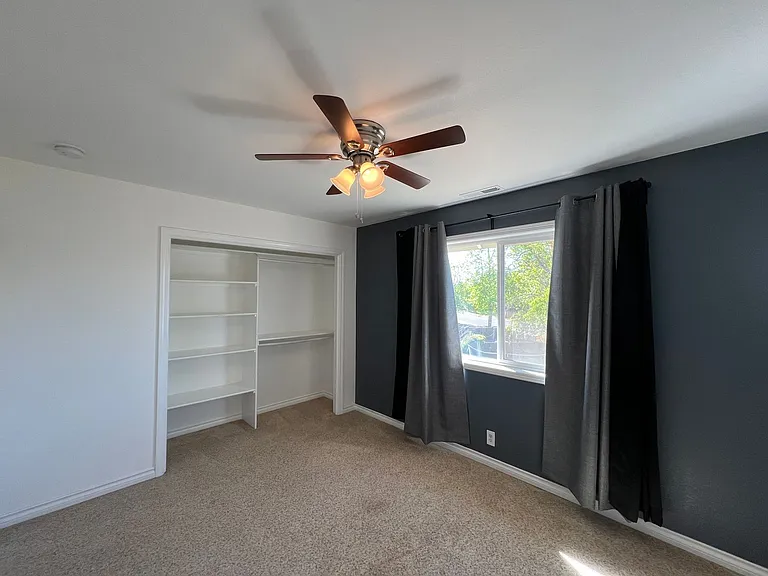 1592 Kingston Way — Photo 27
