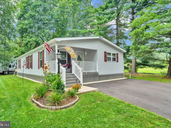 20 Holiday Ave, Hatfield, PA 19440