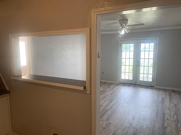 2nd image of 806 NW Ferris Ave #1