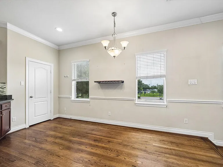 2207 Austin St — Photo 10