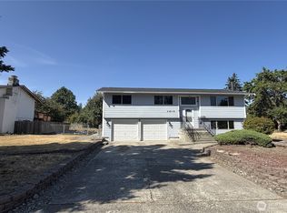 1615 154th St E, Tacoma, WA 98445
