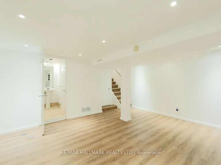 101 Pears Ave — Photo 29