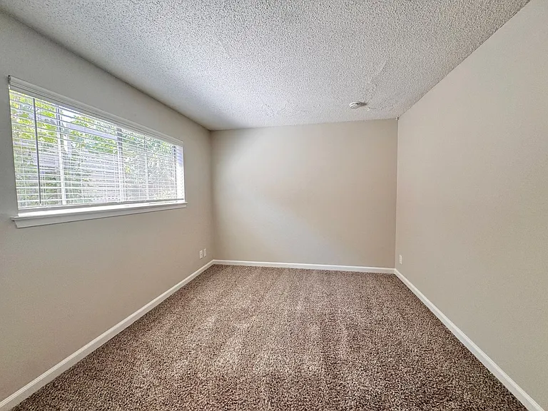 2409 Q Street — Photo 7