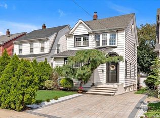 4545 Auburndale Ln, Flushing, NY 11358