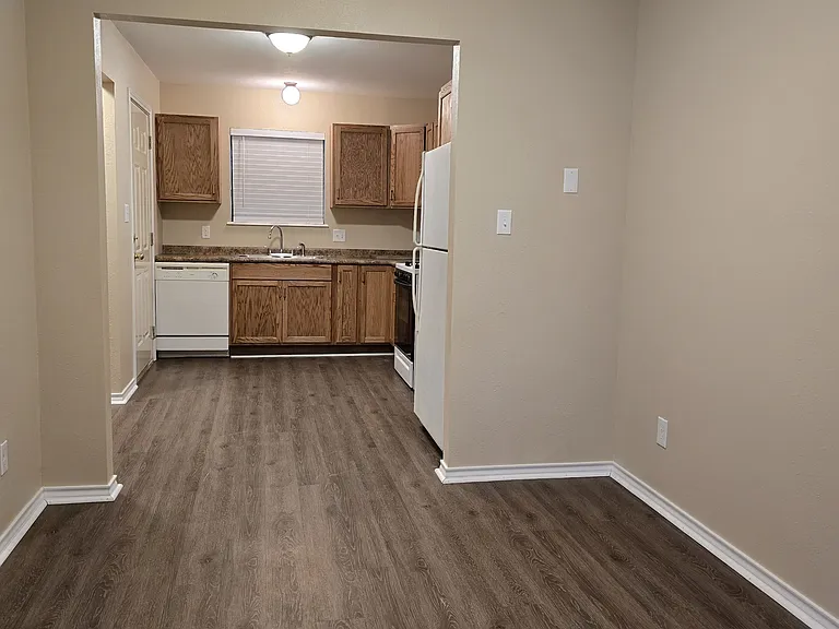 640 Canada St #5 — Photo 1