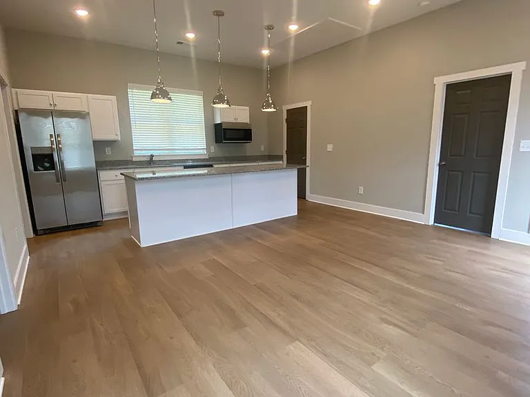 255 Bailey Street — Photo 2