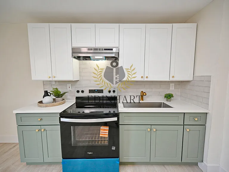 1584 N Carruth Ave #B — Photo 8